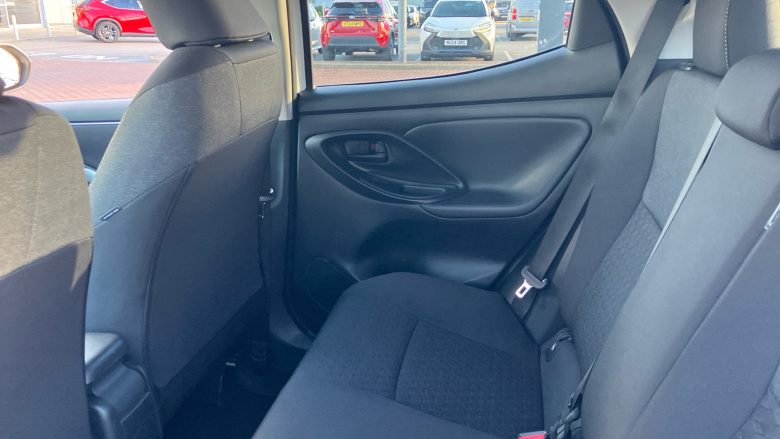 Toyota Yaris 1.5 Hybrid Design 5dr CVT Hybrid Hatchback